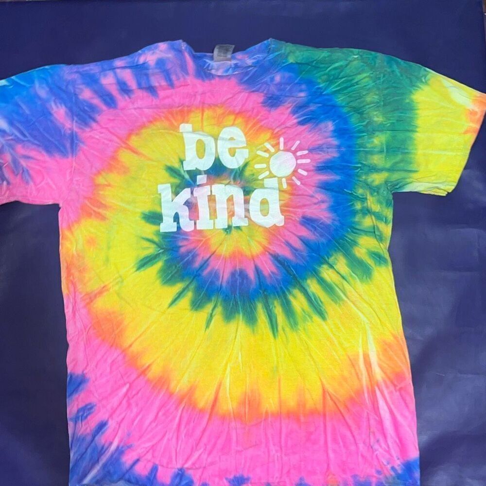 Gildan “Be Kind” Tie-Dye Graphic Tee
